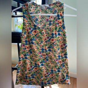 EUC XXI. From Forever 21 Vibrant floral sleeveless top